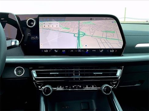 New 2025 Chevrolet Traverse LT w/ Driver Confidence Package image 11