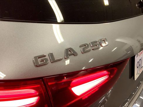 Used 2025 Mercedes-Benz GLA 250 image 29