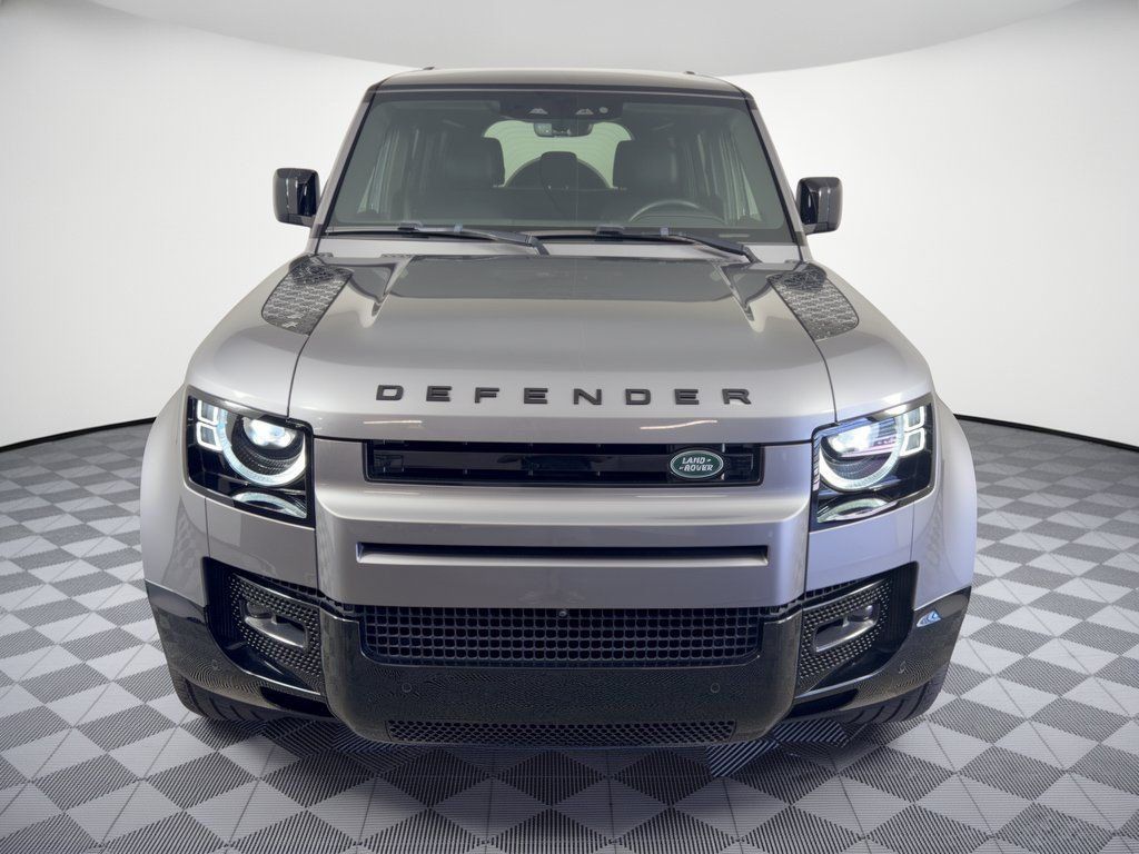 Used 2024 Land Rover Defender 110 X-Dynamic SE AWD/4WD image 6