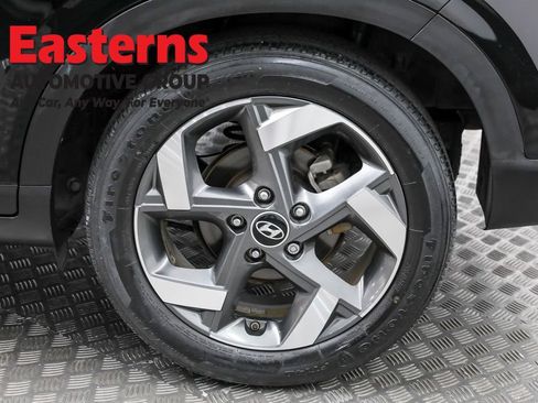 Used 2022 Hyundai Venue SEL image 33