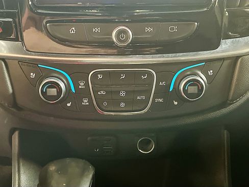 Used 2022 Chevrolet Traverse High Country AWD/4WD image 16