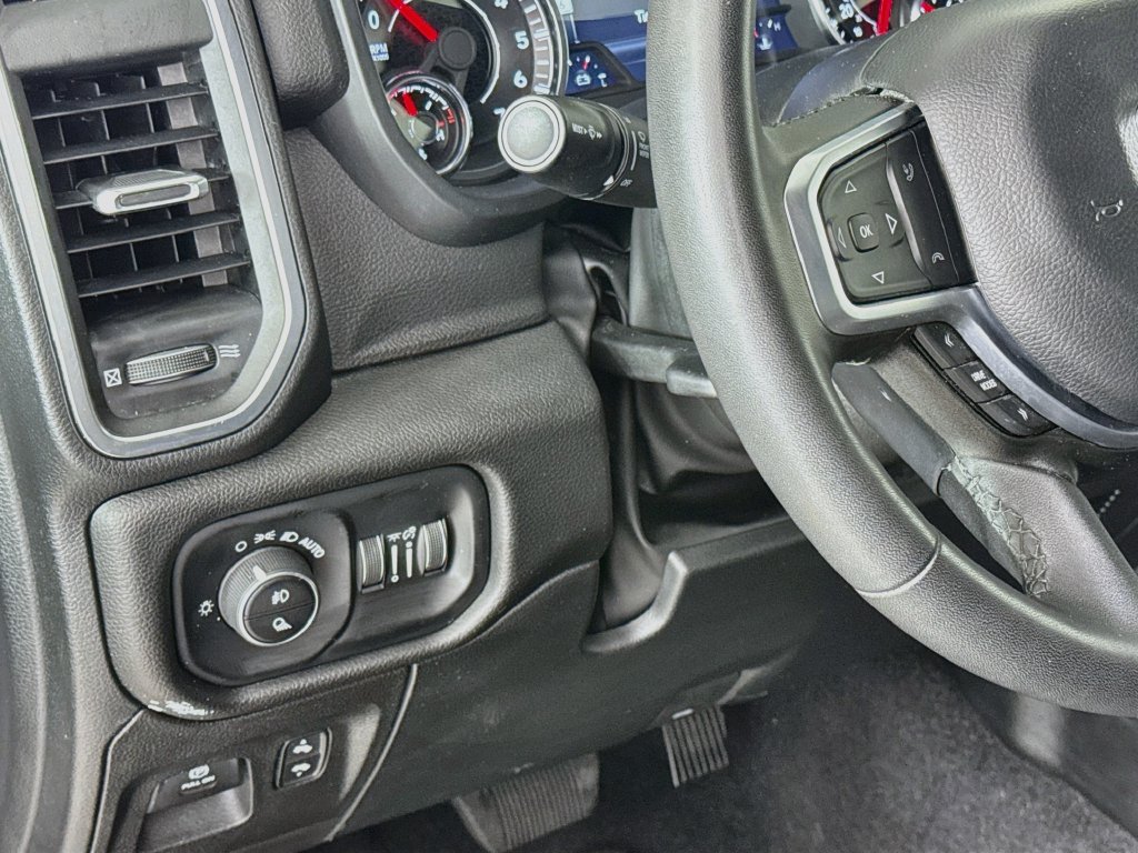 Used 2025 RAM 1500 Big Horn AWD/4WD image 10