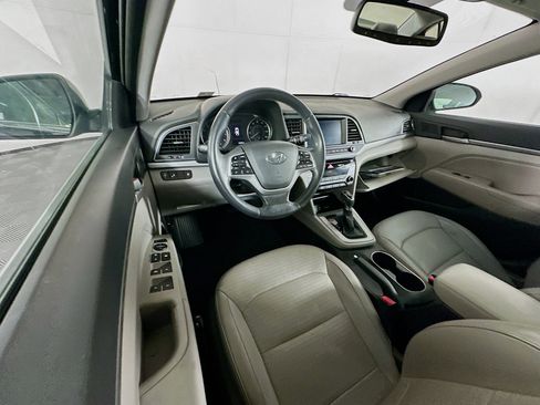 Used 2017 Hyundai Elantra Limited w/ Limited Tech Package 04 image 18