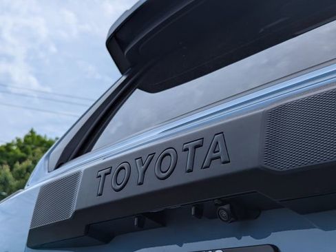 Used 2025 Toyota 4Runner SR5 AWD/4WD image 28