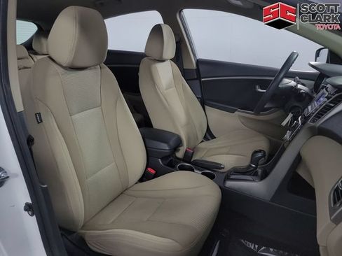 Used 2016 Hyundai Elantra GT FWD image 14