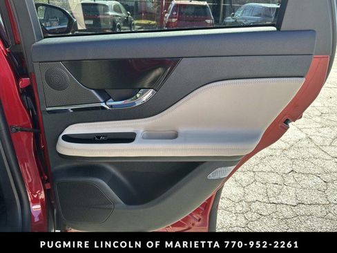 New 2026 Lincoln Corsair Premiere image 16