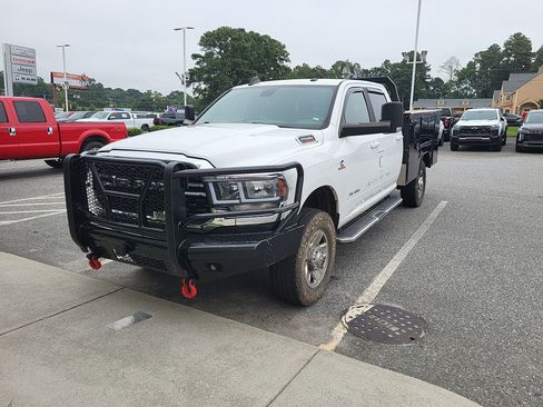 Used 2022 RAM 2500 Big Horn AWD/4WD image 1