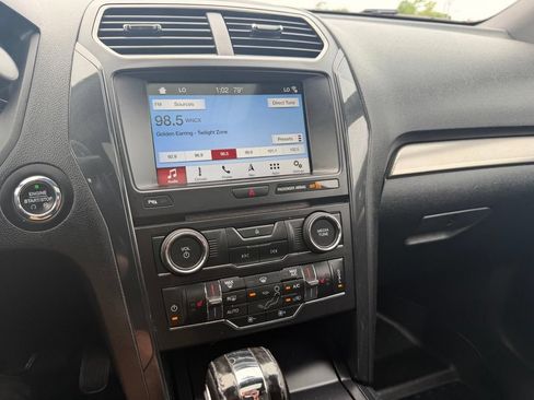 Used 2018 Ford Explorer XLT w/ Equipment Group 202A AWD/4WD image 25