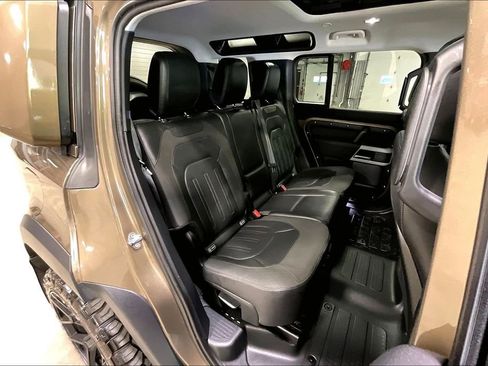 Used 2020 Land Rover Defender 110 First Edition AWD/4WD image 25
