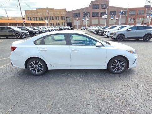 Used 2024 Kia Forte LXS FWD image 8