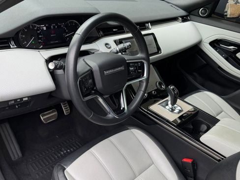 Used 2023 Land Rover Range Rover Evoque R-Dynamic S image 4