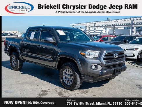 Used 2017 Toyota Tacoma SR5 w/ Tow Package image 3