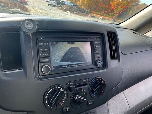 Used 2015 Nissan NV200 SV w/ Technology Package image 18