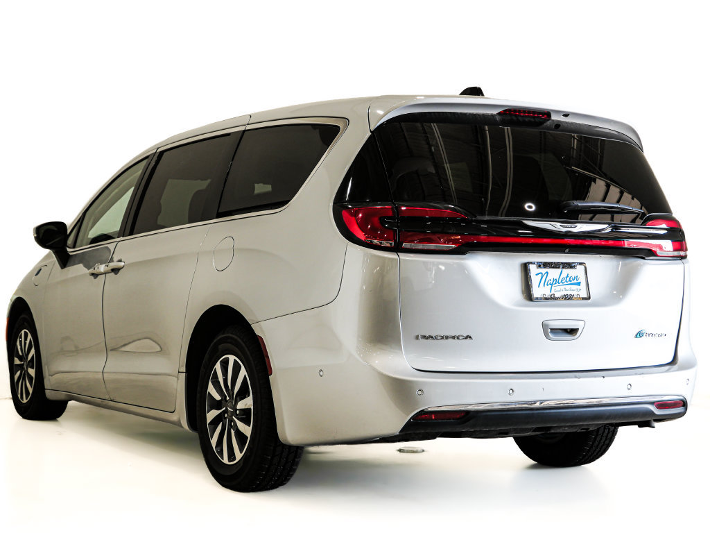Used 2023 Chrysler Pacifica Touring-L FWD image 8