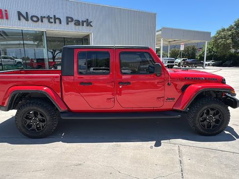 Used 2021 Jeep Gladiator Sport AWD/4WD image 8