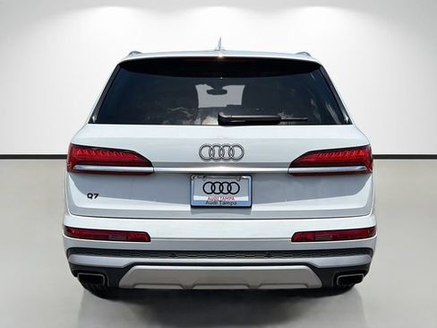 Used 2025 Audi Q7 2.0T Premium w/ Convenience Package AWD/4WD image 4