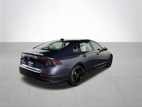Used 2025 Honda Accord SE image 6