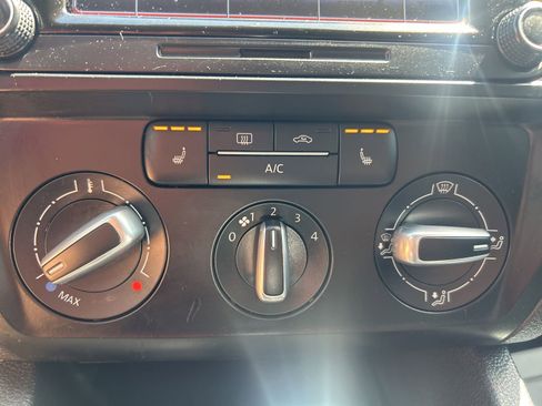Used 2015 Volkswagen Jetta SE FWD image 26