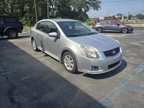 Used 2012 Nissan Sentra 2.0 SR image 2