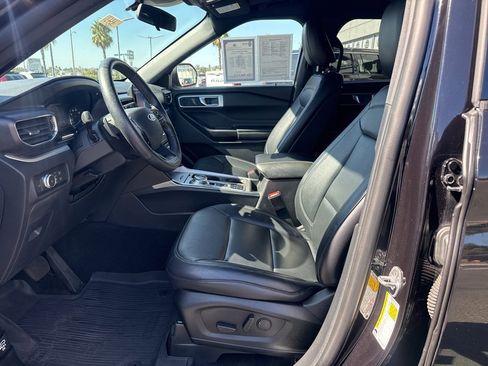 Used 2020 Ford Explorer XLT w/ Equipment Group 202A image 14
