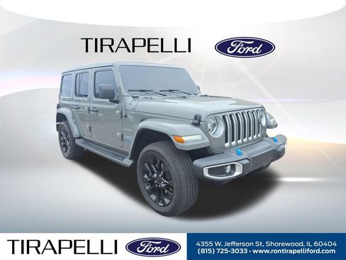 Used 2022 Jeep Wrangler Unlimited Sahara w/ Cold Weather Group AWD/4WD image 6