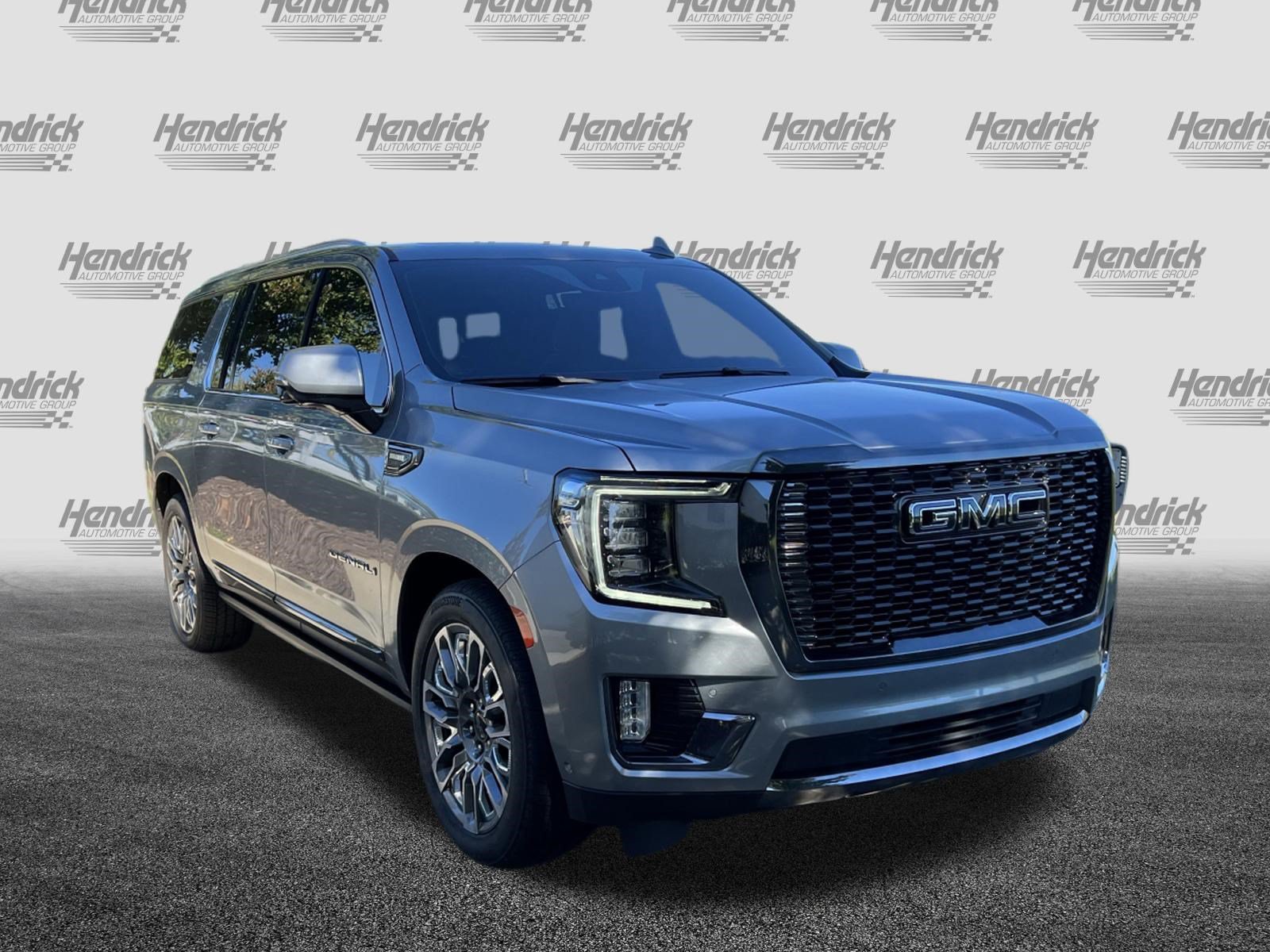 Used 2024 GMC Yukon XL Denali Ultimate AWD/4WD image 2