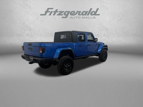 Used 2022 Jeep Gladiator Sport image 7