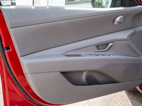 New 2025 Hyundai Elantra Blue image 25