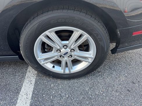 Used 2012 Ford Mustang Convertible image 27