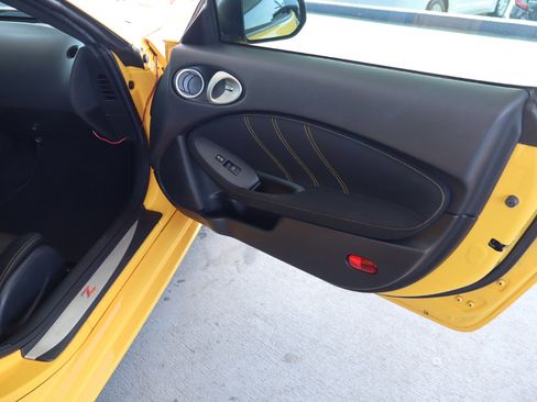 Used 2018 Nissan 370Z Coupe w/ Z34 Heritage Edition - Yellow image 38