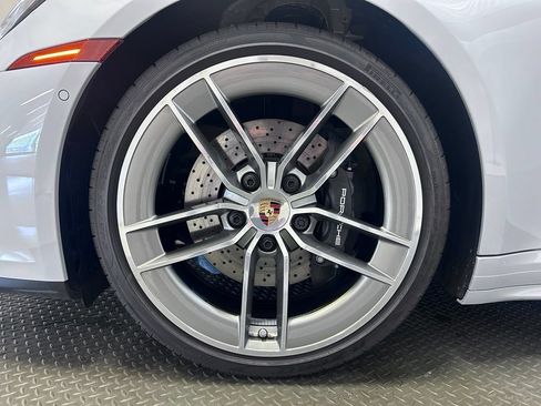 Certified 2025 Porsche 911 Carrera RWD image 33