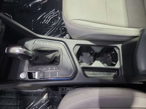Used 2019 Volkswagen Tiguan SE FWD image 11
