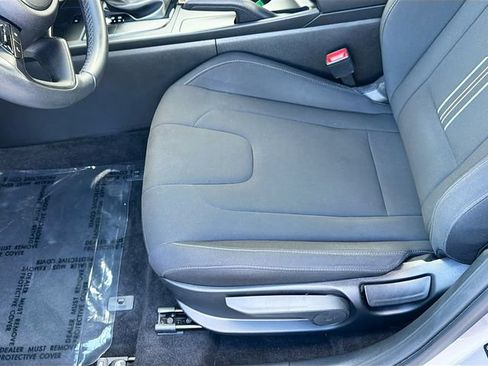 Certified 2025 Hyundai Elantra Sport FWD image 19