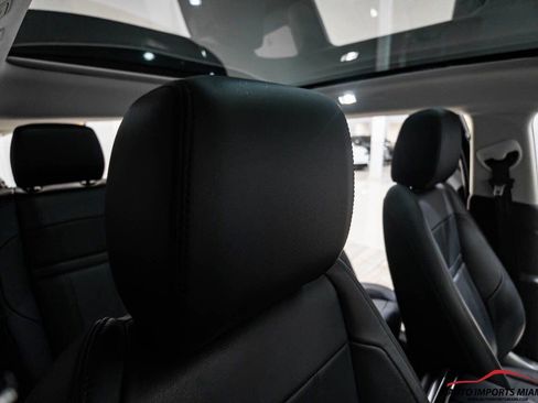 Used 2022 Land Rover Range Rover Evoque SE image 52