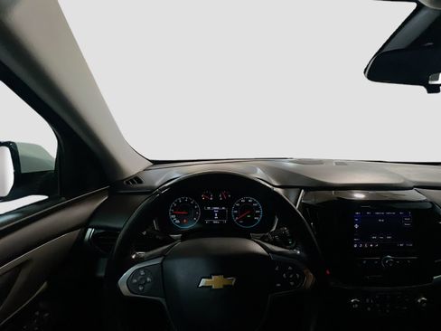 Used 2020 Chevrolet Traverse LT FWD image 7