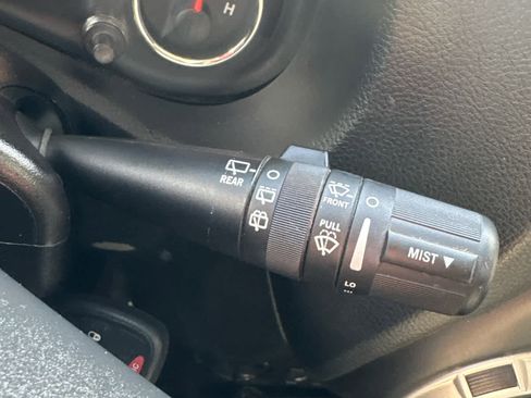 Used 2016 Jeep Wrangler Unlimited Sahara w/ Connectivity Group image 25