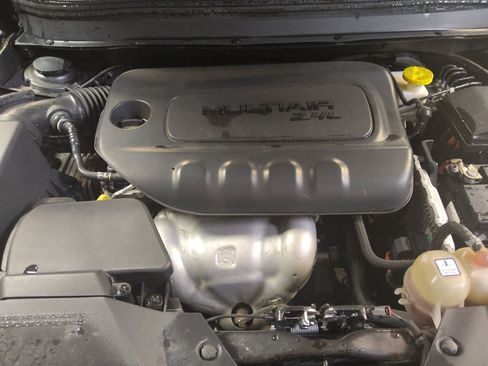Used 2019 Jeep Cherokee Limited FWD image 30