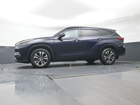 Used 2021 Toyota Highlander XLE image 34