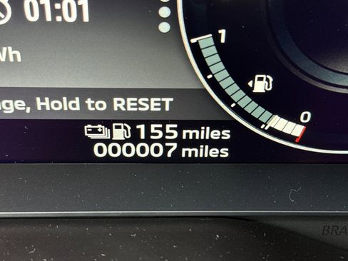 New 2025 Mitsubishi Outlander SE image 24