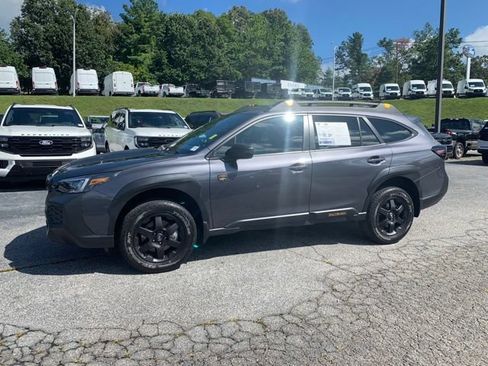 Used 2025 Subaru Outback Wilderness AWD/4WD image 5