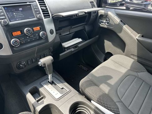 Used 2017 Nissan Frontier PRO-4X AWD/4WD image 33