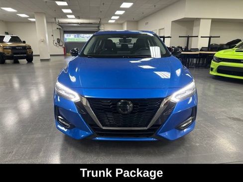 Used 2022 Nissan Sentra SR w/ SR Premium Package FWD image 2
