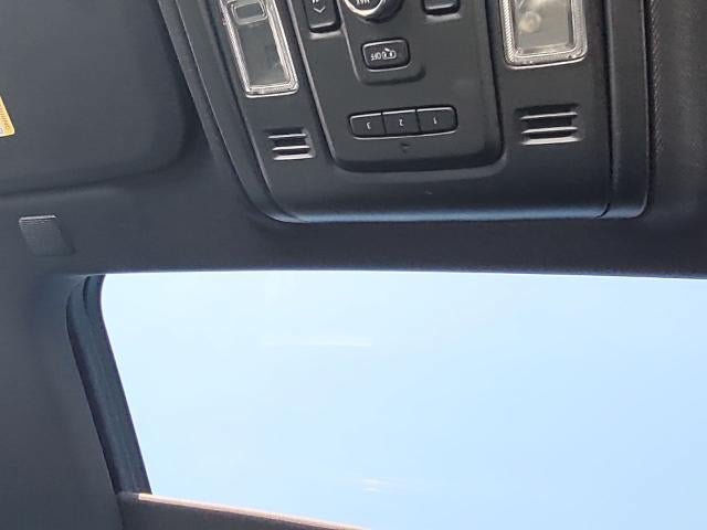 Used 2021 Chevrolet Tahoe LT w/ LT Signature Package RWD image 18