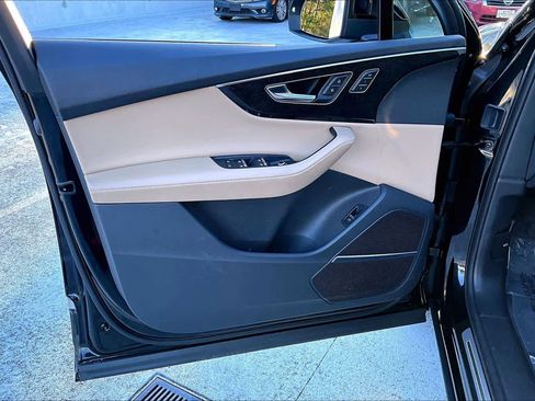 Used 2022 Audi Q7 Premium Plus image 22