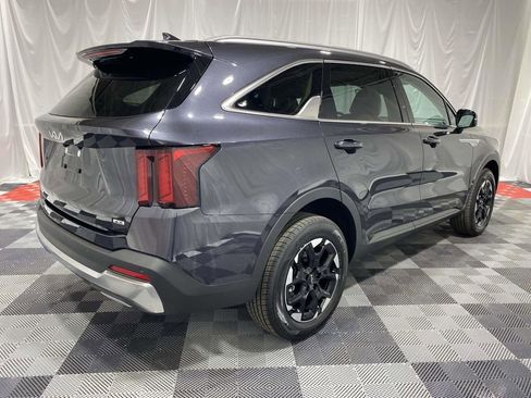 New 2026 Kia Sorento S image 4