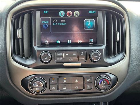 Used 2015 Chevrolet Colorado Z71 AWD/4WD image 28