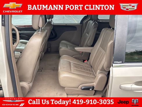 Used 2013 Chrysler Town & Country Touring FWD image 26