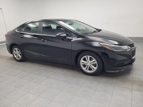 Used 2018 Chevrolet Cruze LT w/ Sun And Sound Package image 11