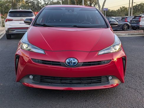 Used 2021 Toyota Prius XLE image 17