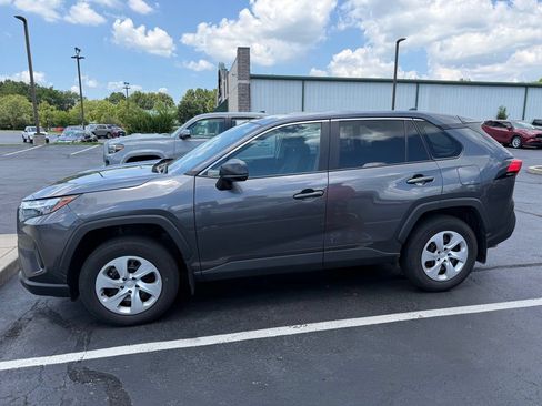 Used 2024 Toyota RAV4 LE AWD/4WD image 7
